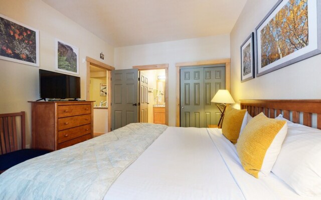 Sunstone #320 2 Bedroom Condo by RedAwning