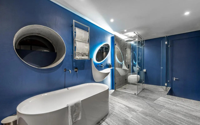 17 Marine Hermanus, Apartment 103 with private Hot Tub