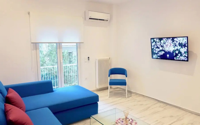 Central Bright Apt in Athens near Metro