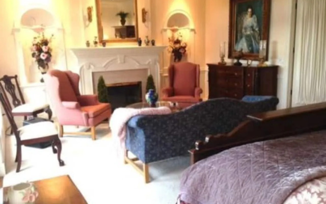 Sea Mist Waterfront Inn