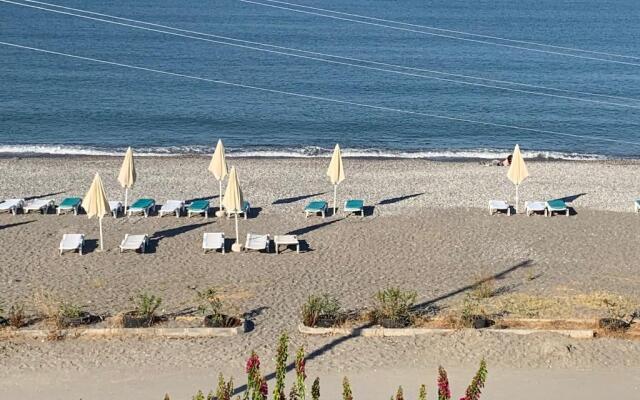 Define Beach Suites