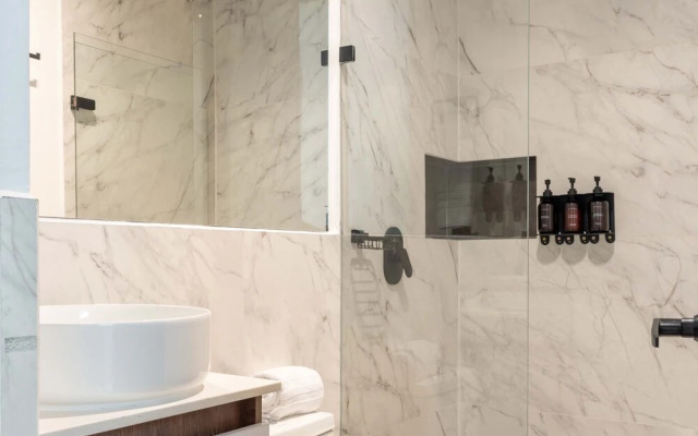 w Impressive 3BR With Balcony in Laureles