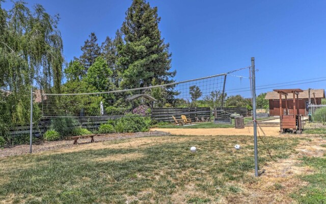 Stunning Wine Country Gem With Hot Tub + Patio!