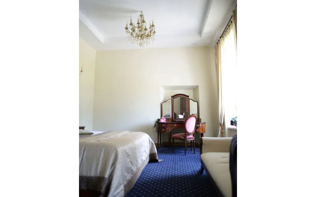 Bistrampolis Manor Boutique Hotel