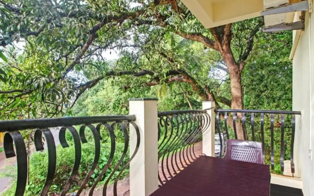 Blue Door Hotel Morjim