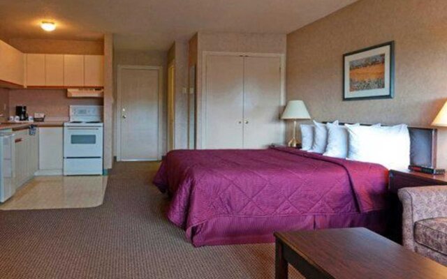 Econo Lodge & Suites