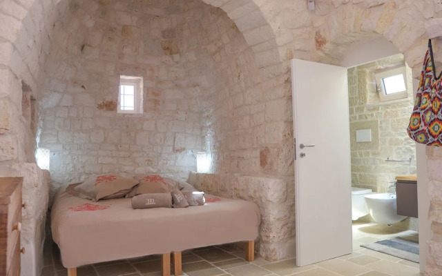 TD Trulli della Magnolia Trulli w/ Amazing Garden