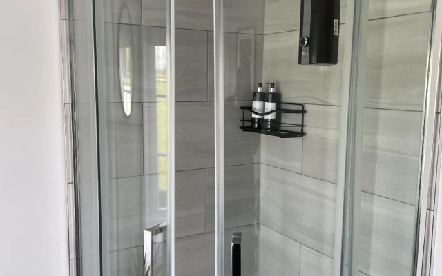 OYO The Kings Arms Broad Green Hotel