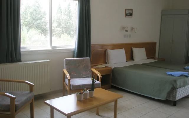 DebbieXenia Hotel Apartments