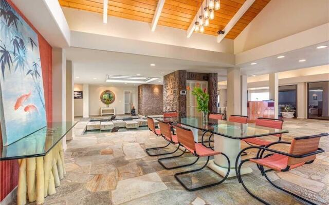 Waterfall House 4 Bedrooms 3.5 Bathrooms Condo