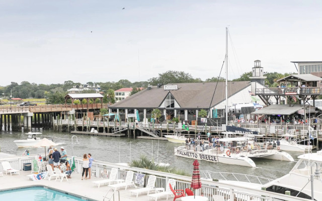 Shem Creek Inn