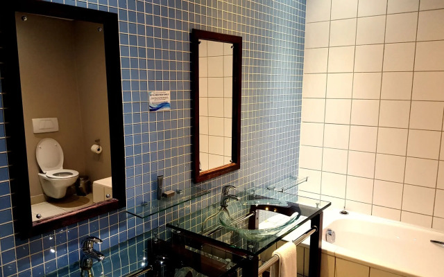 Circa On The Square Hotel