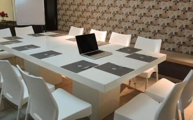 Urbanica The Suites Hotel