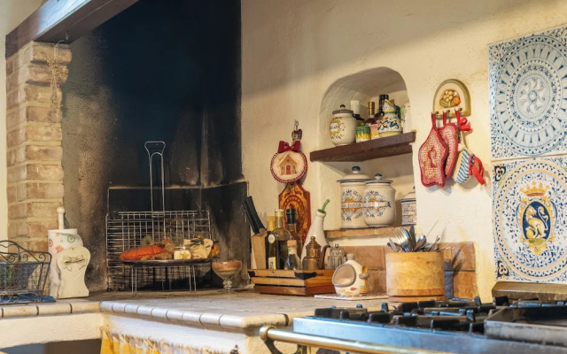 Tenuta di campagna con piscina immersa nel verde