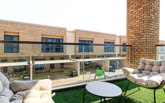 Bright Spacious 2BR with Maids