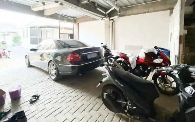 RedDoorz Syariah Nanna Homestay Near Dino Park