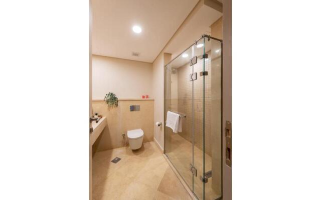 Balanced & Bright 2 BDR Mangroovy Free Pool & Beach Access