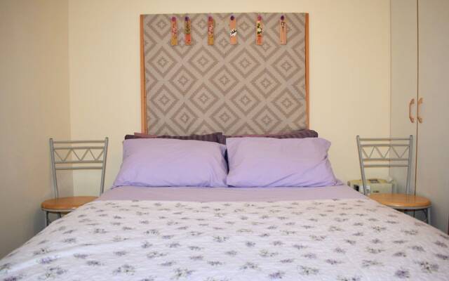 1 Bedroom Apartment on Cathal Brugha St Sleeps 2