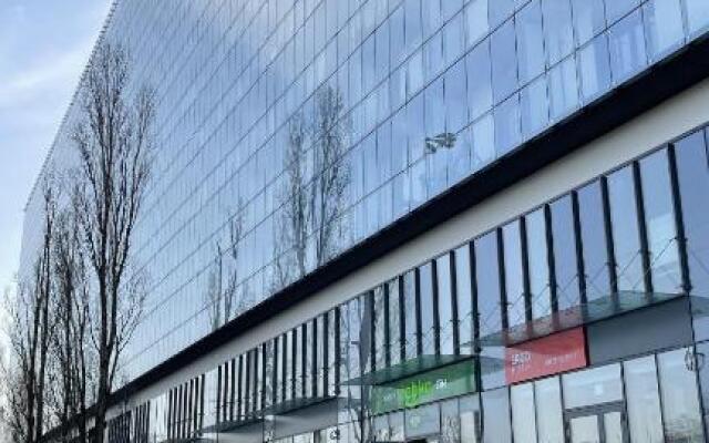 Prymasa Tysiąclecia 83A by Aparthouse