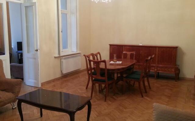 Aghmashenibili Nino Guest House
