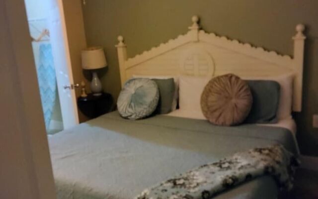 Tropical Enchanted Oaks Villa