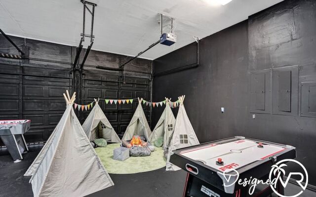 Luxurious 8BR Family Estate with Pool