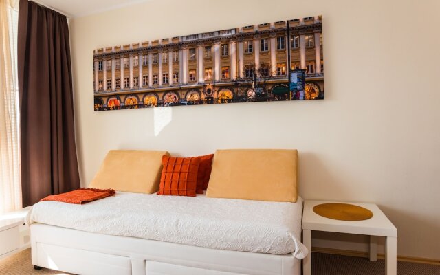 Garden House   & Eastpark Apartments