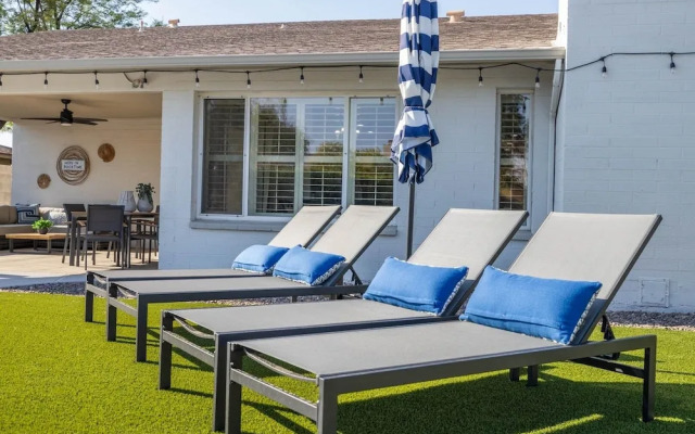 Scottsdale Waltann 3 Bedroom Home by RedAwning