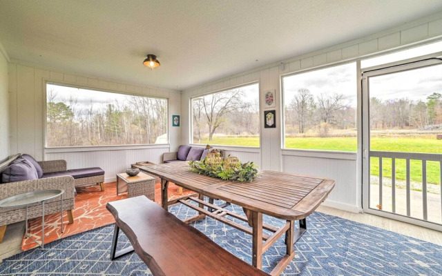 Bellaire Home w/ Game Room & On-site Snow Trails!