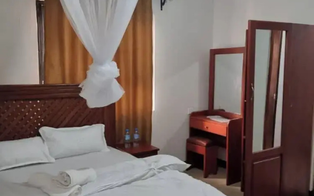 Voyage Camp Safari Lodge