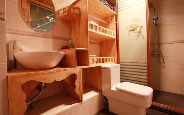 San Fang Qi Xiang Hostel – Bathroom – Lijiang