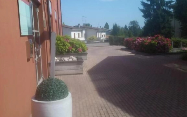 Vista Hotel & Residence