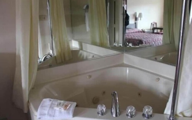 Studio 9 Inn & Suites