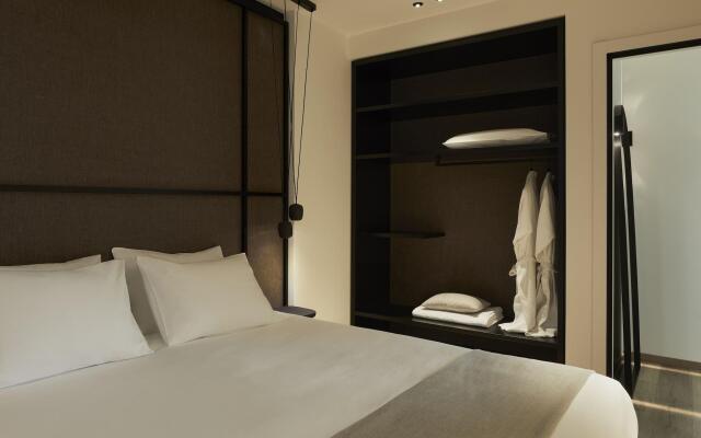 Athens Woo Suites