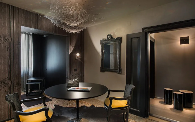 The Charming House DD724