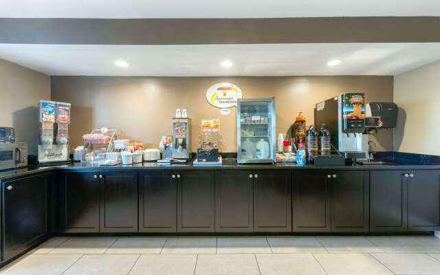 Super 8 by Wyndham Springfield East