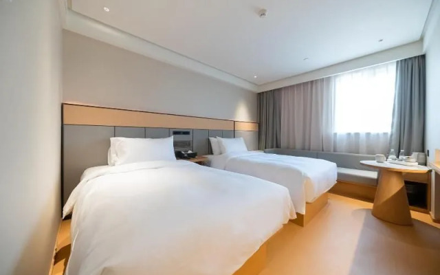 Ji Hotel Shanghai Jiangsu Road Subway Station