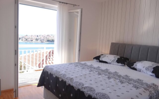 Heated Infinity Pool, Family Apartment With Panoramic sea View 2