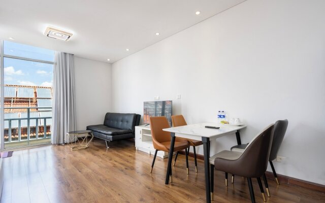 Night Life Lancaster 1br GymBarJapTown