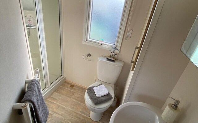 A Stunning Spacious Holiday Caravan at Seawick