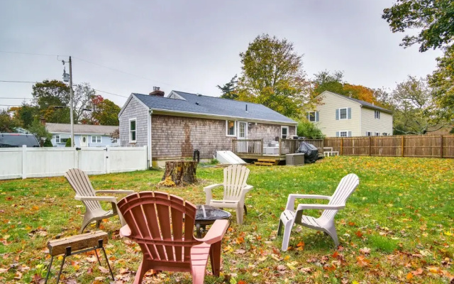 West Yarmouth Cottage w/ Gas Grill: Walk to Beach!