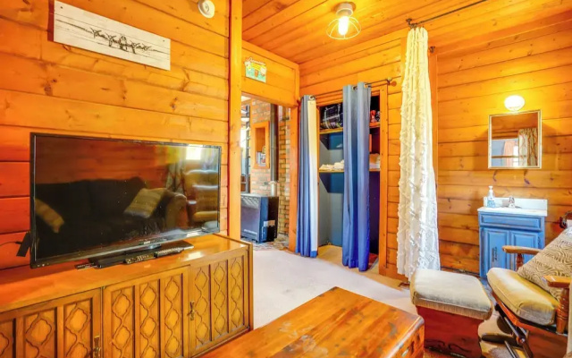 Bisbee Vacation Rental w/ Mountain Views & Sunroom