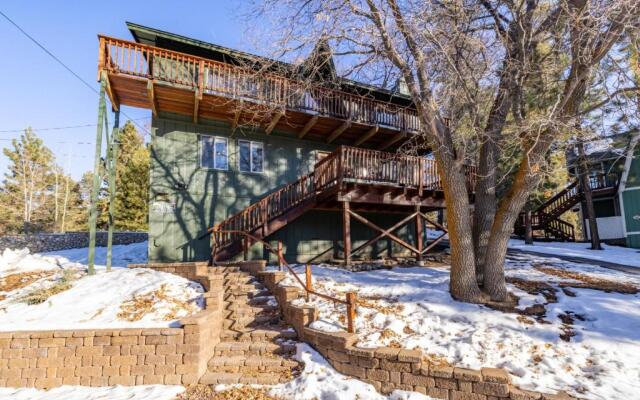 Chipmunk Treehouse #1983