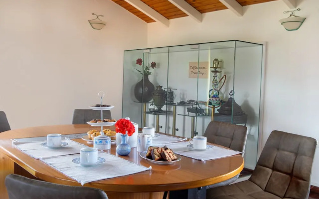 Villa Elihrisos-private Heated Pool Near the sea