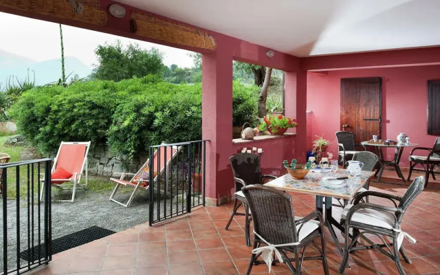 Beautiful Holiday Home Near Collesano With Swimming Pool