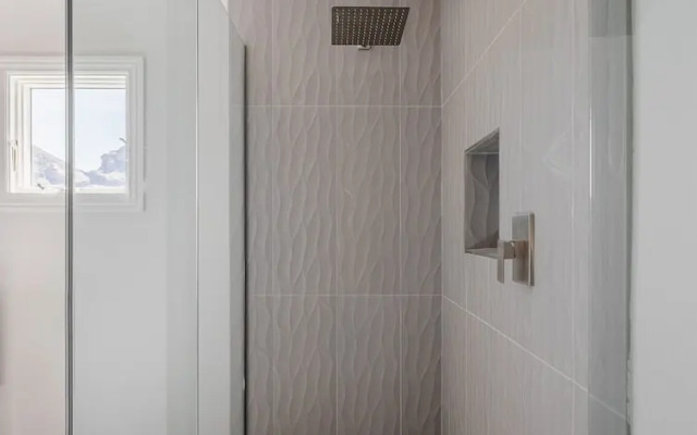 Majestic Mountain Mansion-pool -spa & Guest House