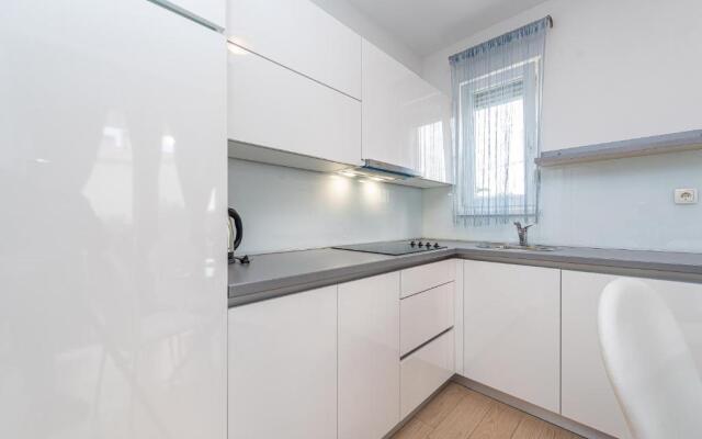 Star 1 modern & centrally ap for 4