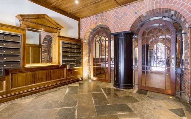 Upscale Polished King Street Suite