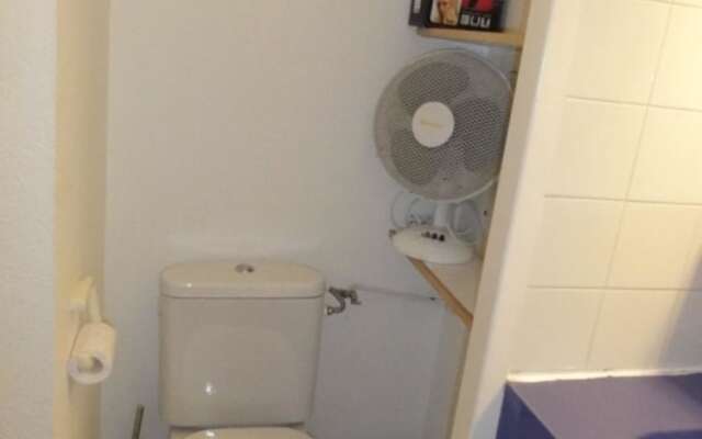 Studio in Saint-raphaël, With Pool Access, Furnished Terrace and Wifi