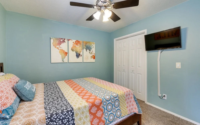 Cozy Fayetteville Vacation Rental Near Campus!